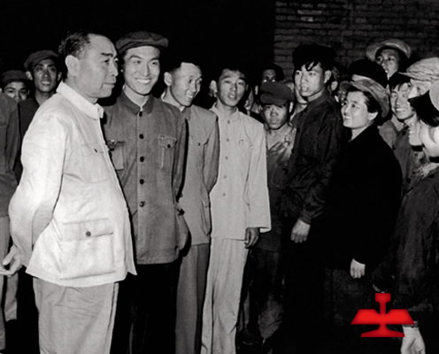 1959年毛澤東同志親切接見(jiàn)全國著(zhù)名勞動(dòng)模范、鞍鋼老英雄孟泰
